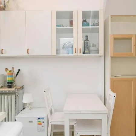 Apartment Easylife - Comfortable Charming Studio Pta Romana