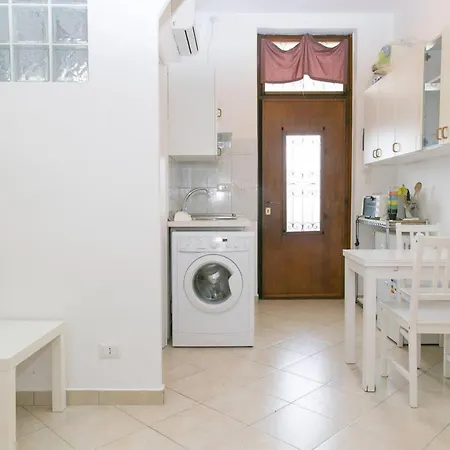 Easylife - Comfortable Charming Studio Pta Romana * Милан